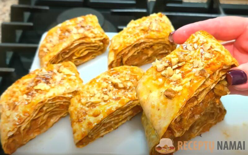 Лаваш и тыква: удивительное сочетание для идеального десерта! Рулет с хрустящей корочкой и сочной начинкой