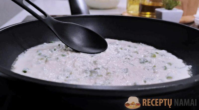 Все смешала и выложила на сковородку. Ленивые лепешки на завтрак: ну очень просто и вкусно