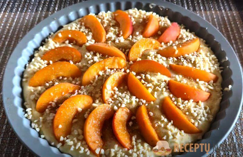 Абрикосовый пирог – идеальный летний десерт. Простой рецепт с сочной начинкой и нежным тестом