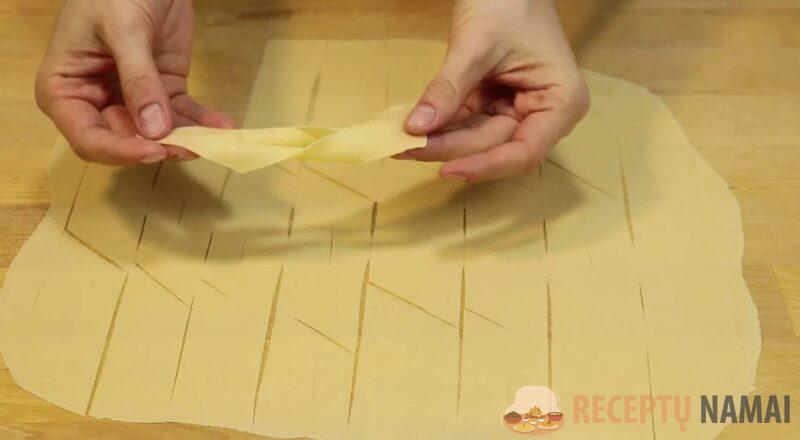 Как приготовить хрустящий хворост. Тот самый, вкусный десерт из детства