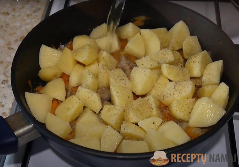 Легко заменит все обычные супы с галушками. Штрудель с мясом и картошкой: приготовила и не пожалела