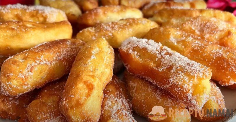 Беру 1 яблоко, 1 яйцо и немного муки. Десерт без духовки за 5 минут