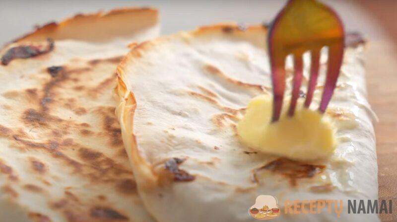 Беру обычный лаваш и фарш. Полезный чебурек: очень вкусный обед или ужин