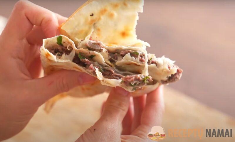 Беру обычный лаваш и фарш. Полезный чебурек: очень вкусный обед или ужин