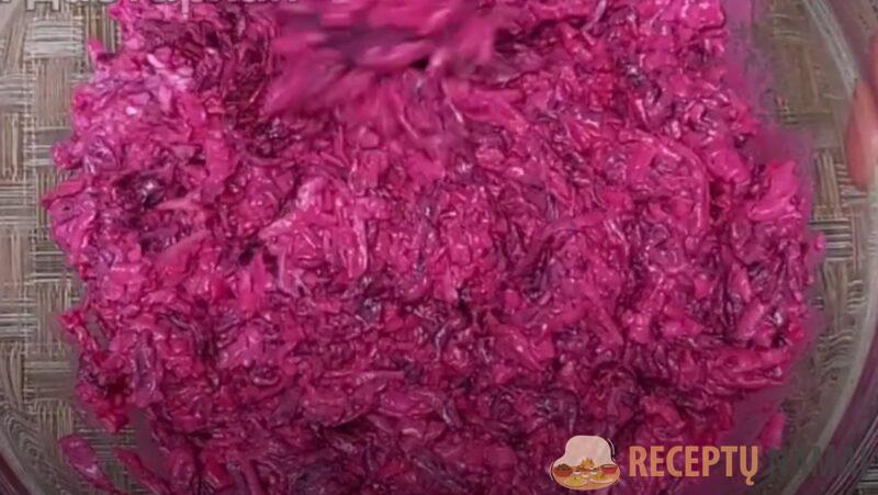 Свекольный салат на каждый день. Просто объедение: простой и вкусный рецепт