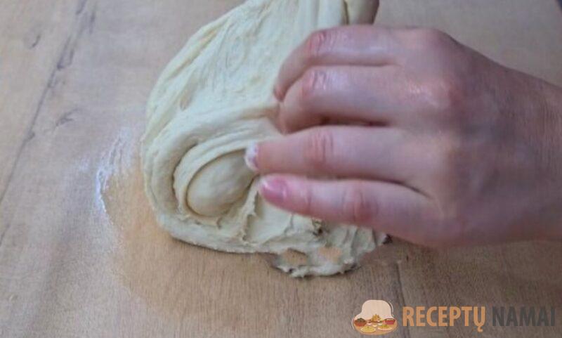 Добавляю в тесто на кефире ложку крупы. От таких пирожков не оторваться: сочные беляши без дрожжей