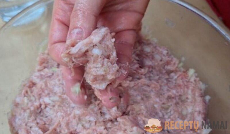 Добавляю в тесто на кефире ложку крупы. От таких пирожков не оторваться: сочные беляши без дрожжей