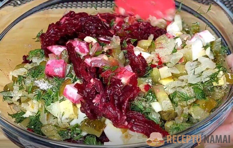 По этому рецепту я готовлю свеклу 3 раза в неделю. Знаменитый и очень вкусный салат