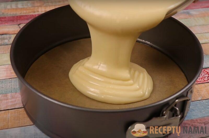 Пирог на молоке «Проще не бывает». Без миксера: замес теста за 5 минут