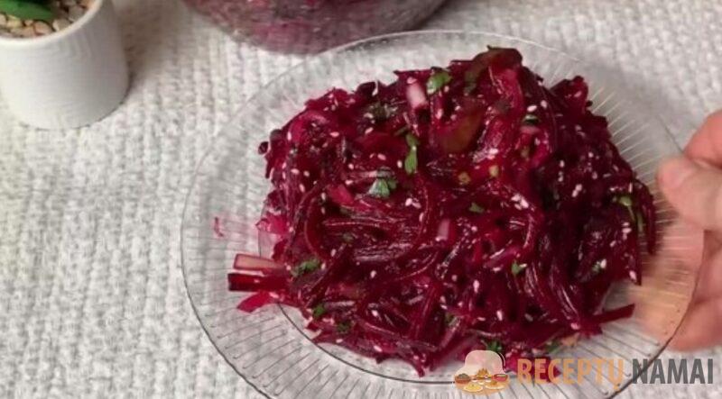 Готовлю на каждый день и на праздник. Вкусный салат из свеклы за 5 минут: съедят за минуту