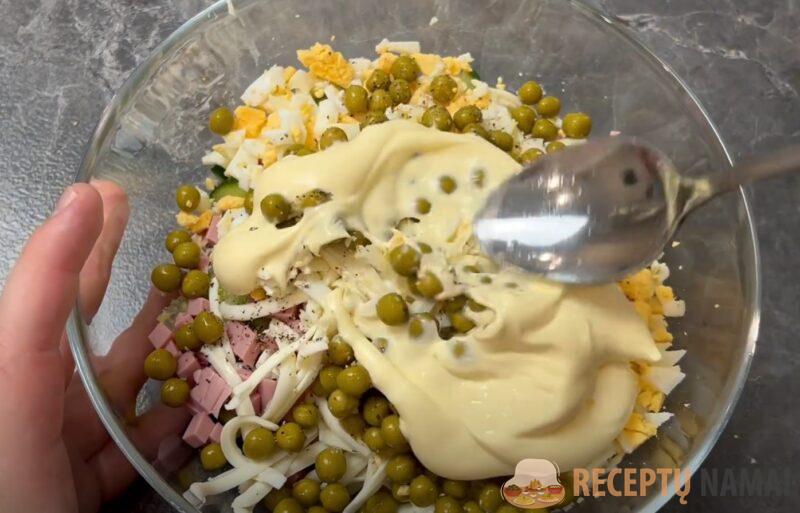 Салат "Нежность". Легкий рецепт из бюджетных продуктов: на закуску, праздник или перекус