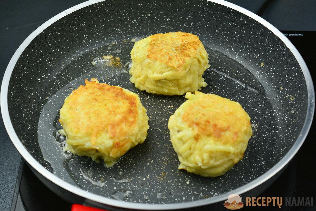 Так картофель готовят только в Сибири. Часто готовим вместо котлет. Особенно их любят наши детки