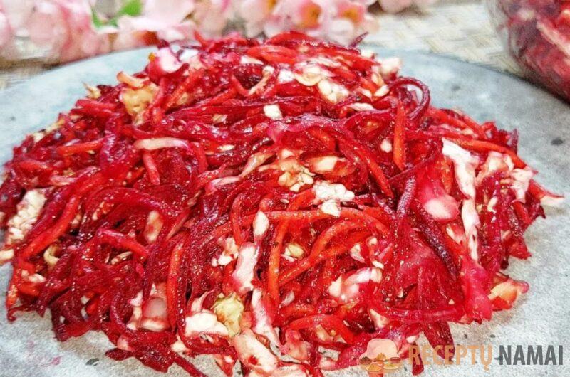 Салат из сырой свеклы, который я могу есть хоть каждый день. Не надоедает: просто и вкусно