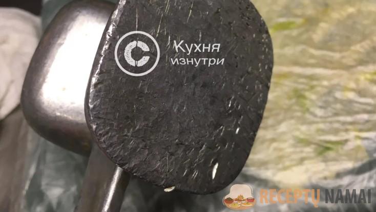 Знакомый мясник поведал мне, как быстро измельчать чеснок! Без терки, чеснокодавки и вилки