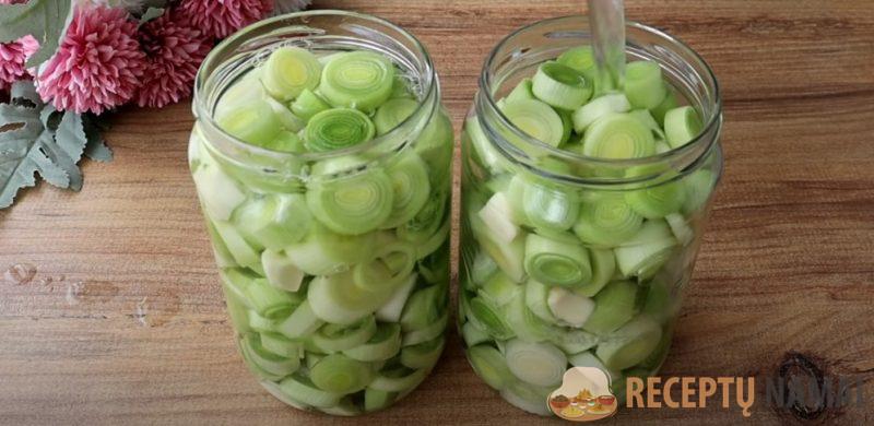 Как сохранить лук-порей на зиму. Полезный и вкусный рецепт: заготавливаю каждый год