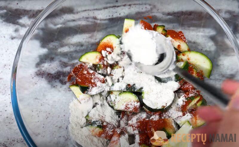 Жареные кабачки "По новому". Просто пальчики оближешь: готовы всего за 15 минут