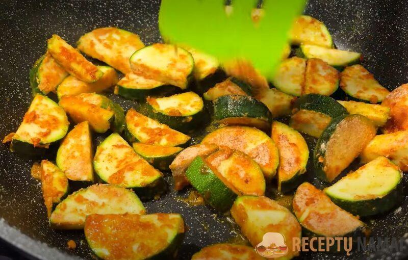 Жареные кабачки "По новому". Просто пальчики оближешь: готовы всего за 15 минут