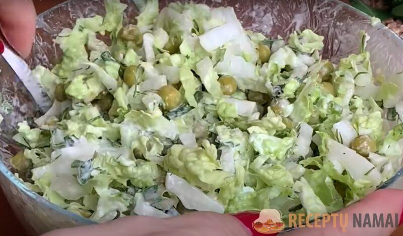 Капуста и банка горошка. Вкусный салат из простых продуктов