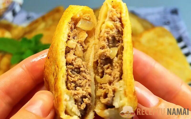 Свекровь раскрыла фамильный рецепт — блины с мясом, которые исчезают со стола за 3 минуты. Всё дело в начинке