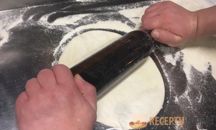 Тёща показала как лепить пельмени очень быстро. Даже скалка не нужна