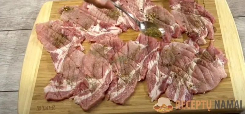Мясо с картофелем в духовке: горячее, которое съедается без остатка. И возле плиты стоять не нужно