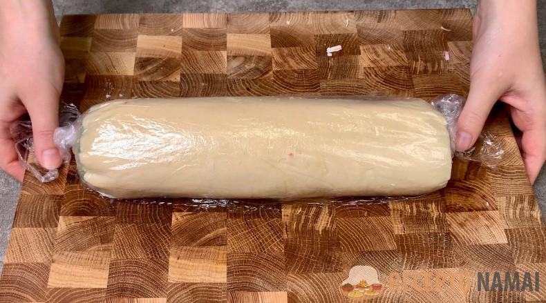 Беру крабовые палочки и сырок. Рецепт вкусного праздничного рулета: и никакого лаваша не надо