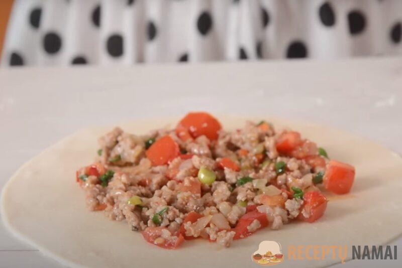 Не устаю их готовить: только мука и кипяток. Лучше, чем чебуреки или пицца