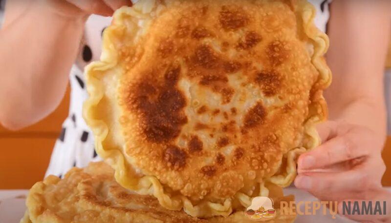 Не устаю их готовить: только мука и кипяток. Лучше, чем чебуреки или пицца