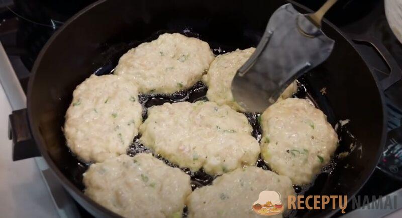 Приготовила 1 раз и буду готовить их всегда. Ленивые оладьи с мясом