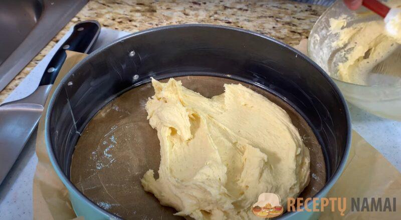 Готовьте этот пирог, пока слива на рынке ещё за копейки. Рецепт вкусной выпечки со сливами