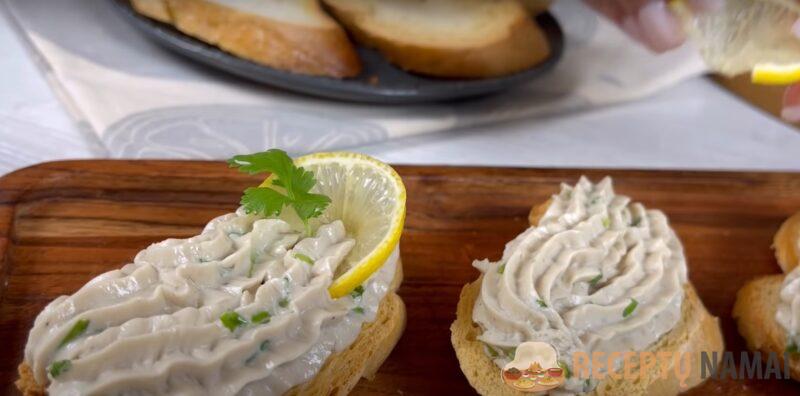 Намазка на хлеб за 3 минуты. Съедается за минуту: вкусно и просто приготовить