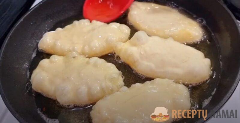 Завтрак за 10 минут: свекровь поделилась рецептом. Пирожки с вкусной начинкой