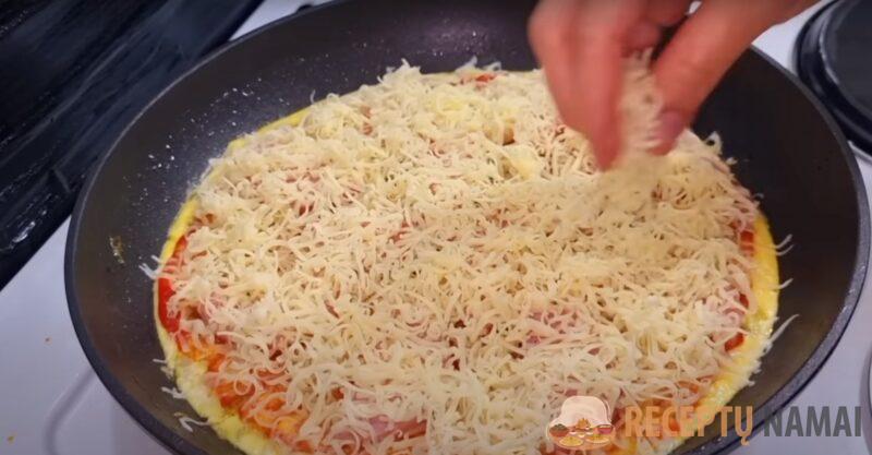 Рецепт узнала в магазине. Вкусный завтрак на большую компанию: пицца "Пятиминутка"