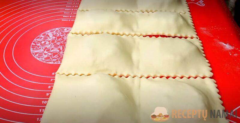 Круче, чем беляши и чебуреки. Добавляю 2 ст. л. сметаны: тесто просто восторг