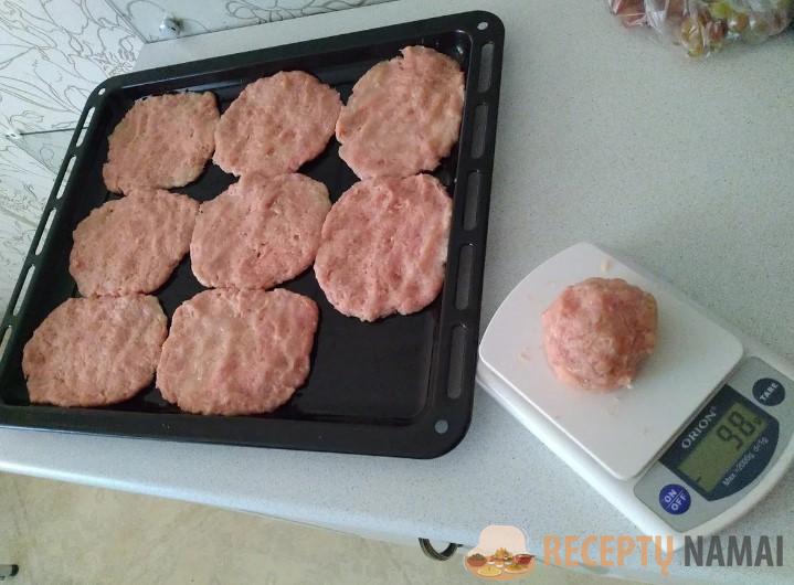 Принимала на выходных гостей и угощала их такими порционным мясным блюдом. Все очень хвалили блюдо