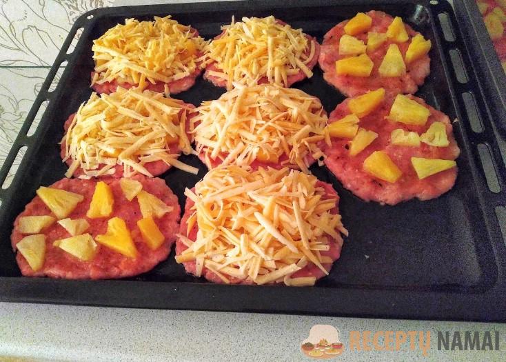 Принимала на выходных гостей и угощала их такими порционным мясным блюдом. Все очень хвалили блюдо