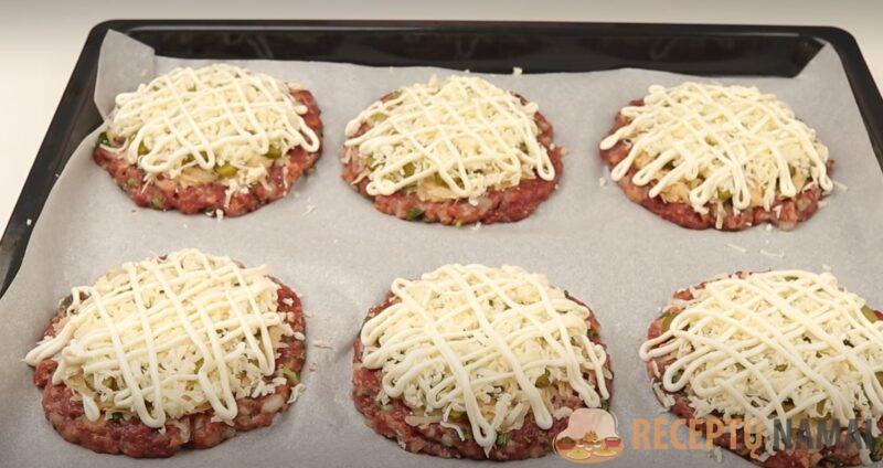 Семья просит на обед только котлеты с начинкой. Вкусное блюдо из фарша и овощей