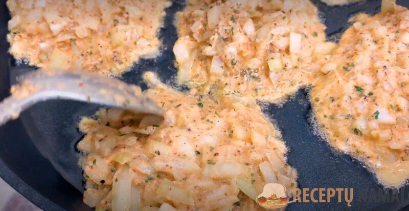 Самый вкусный рецепт из лука. Так готовила моя бабушка: румяные луковые драники