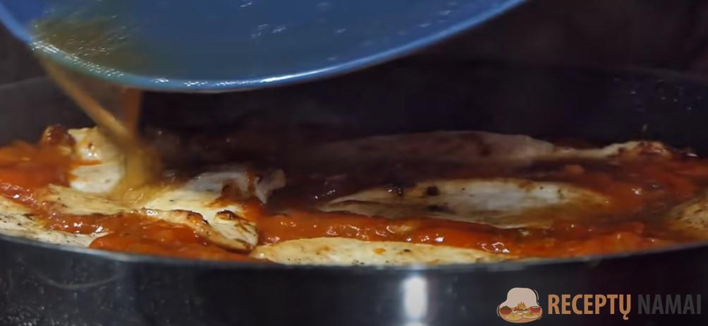 Такой вкусный, что готовлю почти каждый день. Легкий, сытный ужин: куриные стейки с ароматными травами и сыром