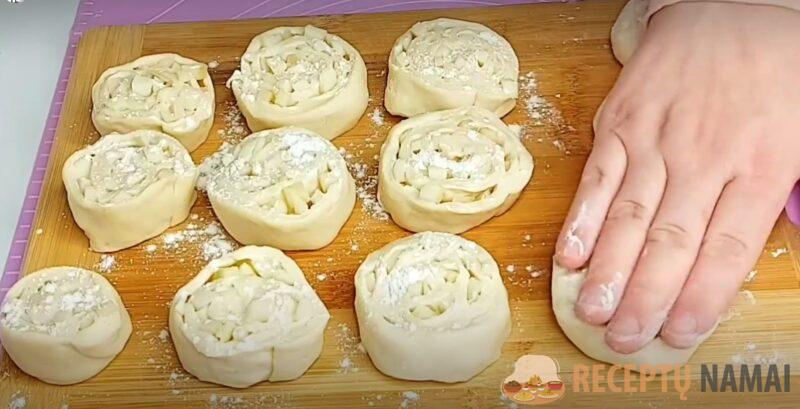 Беру яблоки и кефир. Целая гора штруделей всего за 10 минут