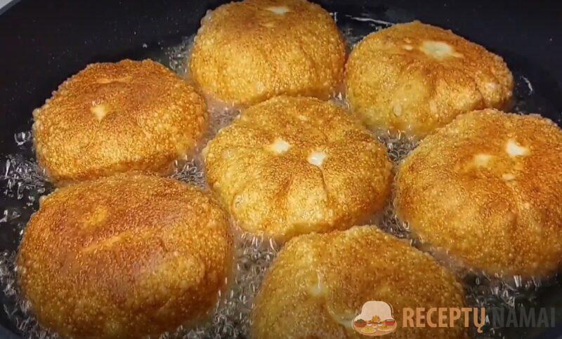 Беру немного кефира и 1 яйцо. Сытные пирожки для мужа: съедает по 10 штук и не поправляется