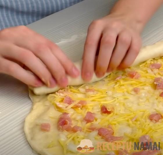 Все перемешали и в духовку. Простой, но очень вкусный пирог