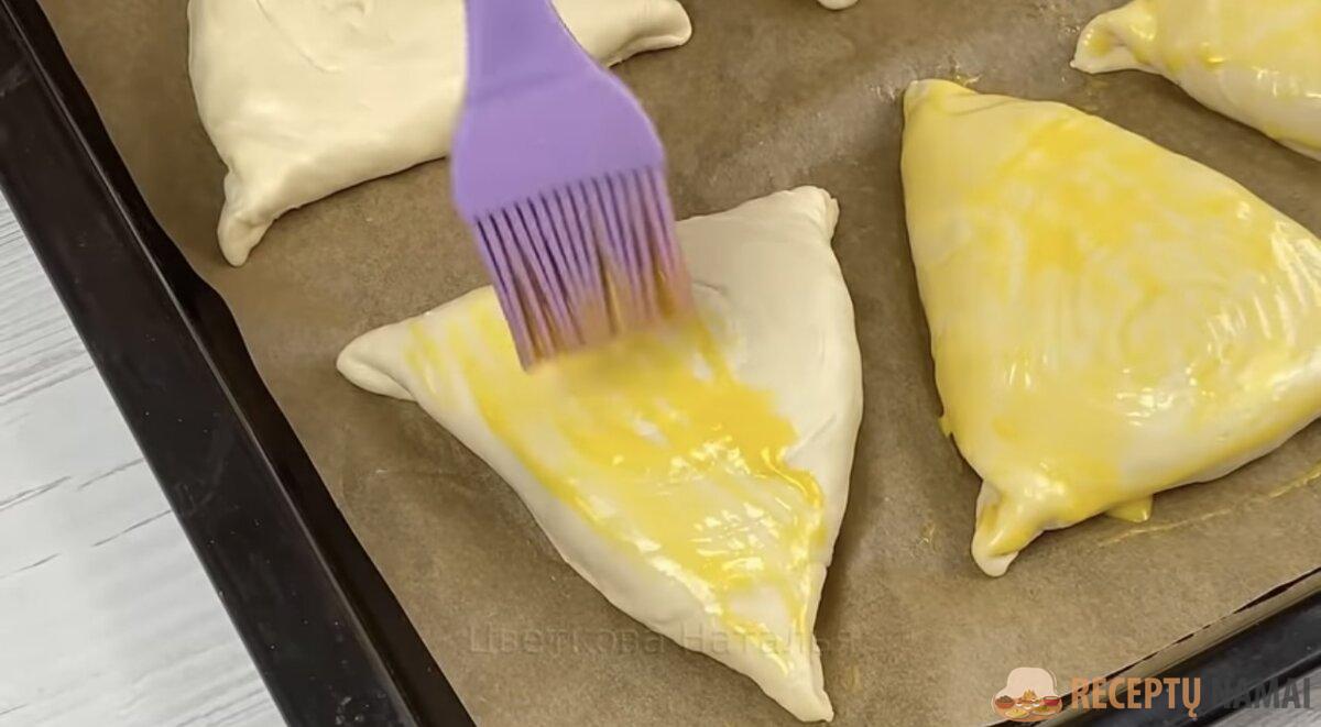 Некоторые не готовят самсу, потому что боятся делать слоеное тесто. Кажется, что это очень трудоемкий процесс.-10