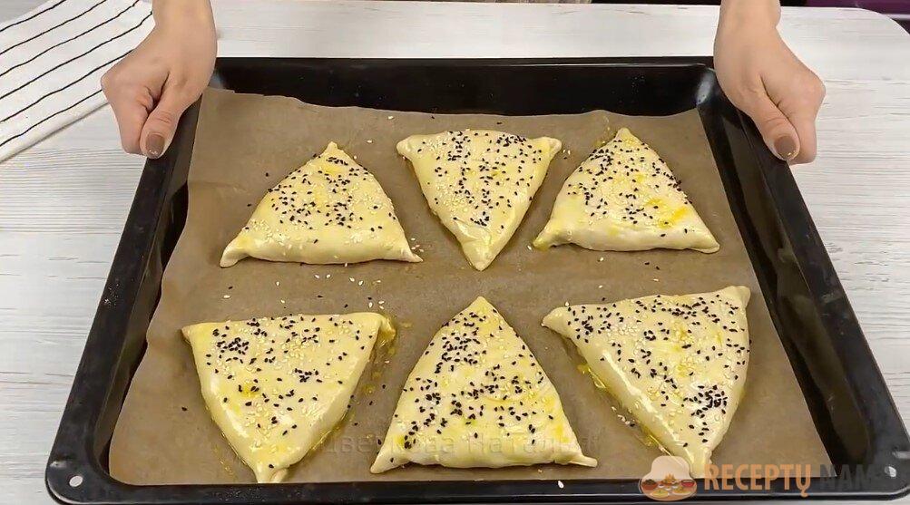 Некоторые не готовят самсу, потому что боятся делать слоеное тесто. Кажется, что это очень трудоемкий процесс.-11