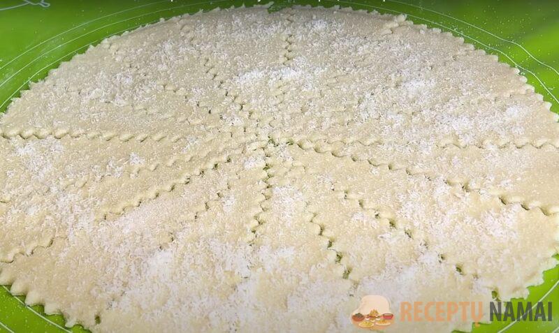 Хрустящие снаружи, мягкие внутри. Ароматное творожное печенье: рецепт из самых простых продуктов