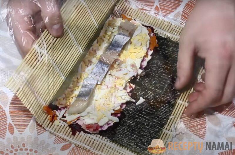 Вкусно и креативно. Ролл «Селедка под шубой» на Новогодний стол