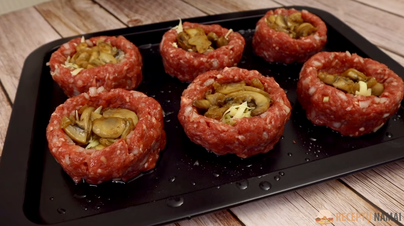 Аппетитные гнезда из фарша с грибами и сыром в духовке: оригинальное и вкусное блюдо (рецепт с фото)