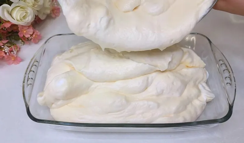 Pūkinis sufleo tipo omletas su graikišku jogurtu – labai minkštas ir sultingas