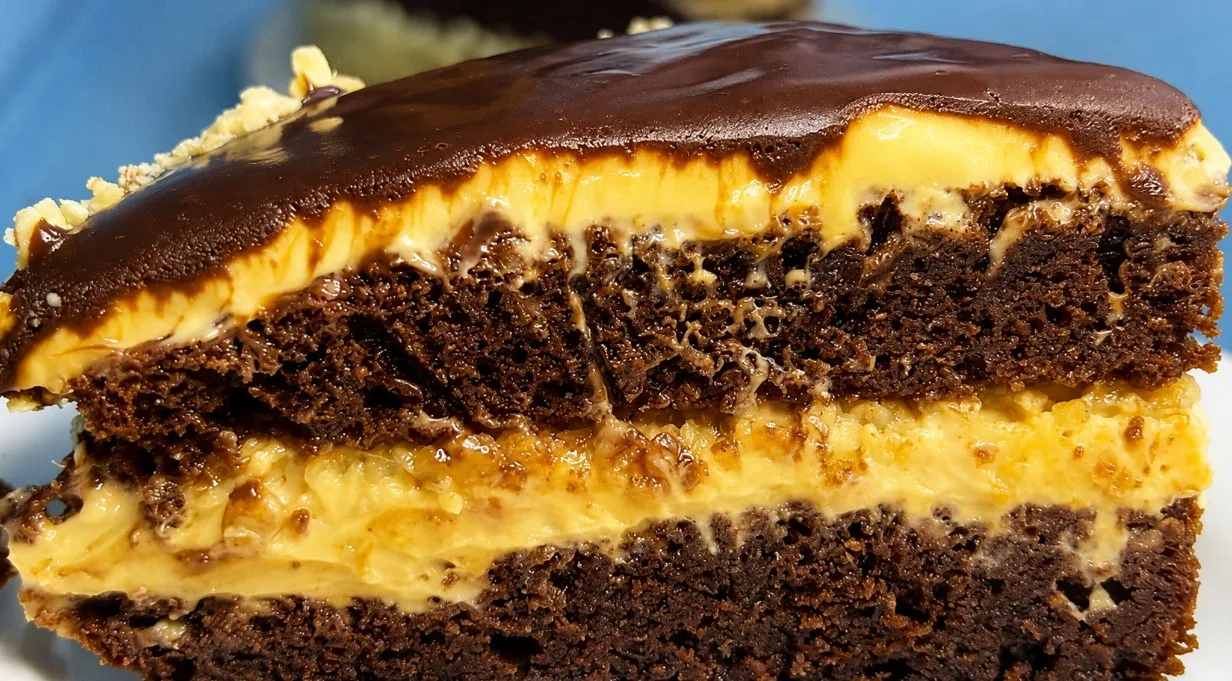 Šokoladinis tortas „Trys stiklinės“ — be svarstyklių ir mikserio, plakamas šluotele