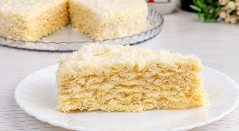 „Plombirinis Rafaello“ – 4 ingredientų vaflinis tortas be kepimo ir orkaitės
